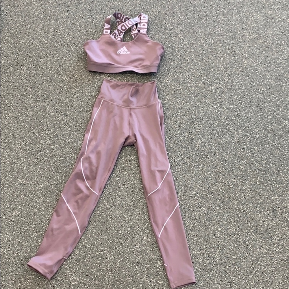 Sports bra and leggings